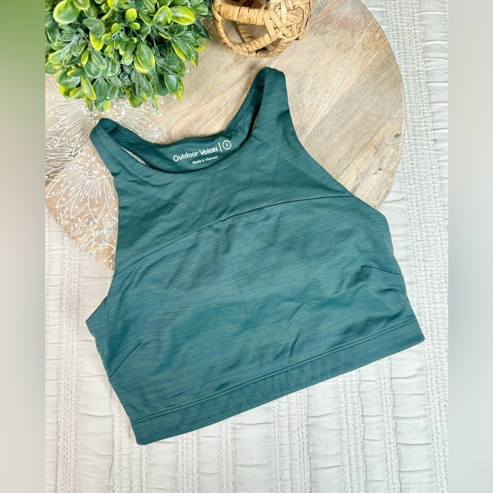 Outdoor Voices Move Free Crop Top in Jasper Green Size Small